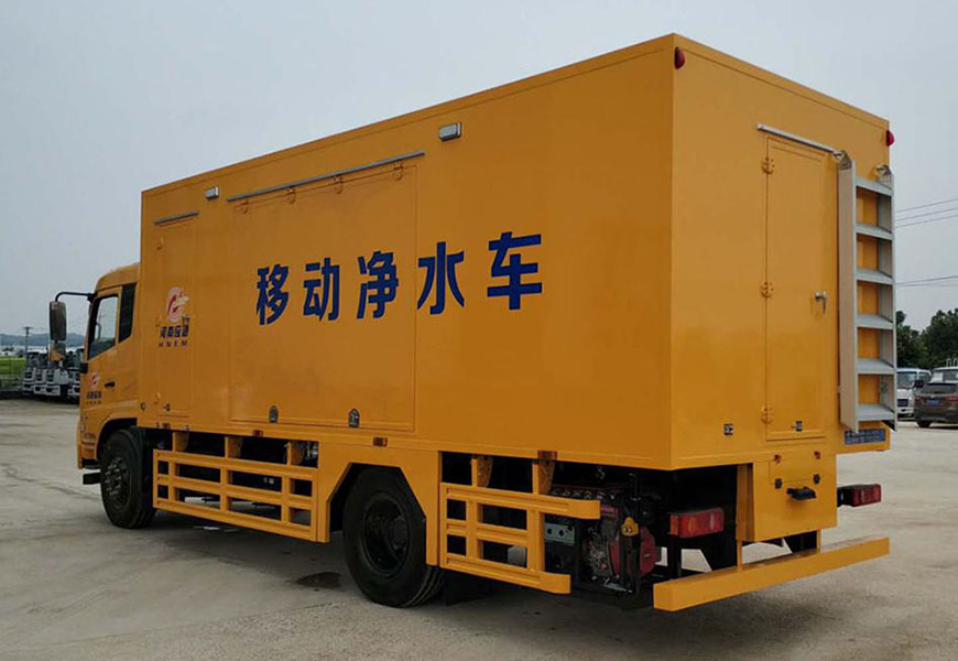 東風(fēng)天錦移動(dòng)凈水車(chē)